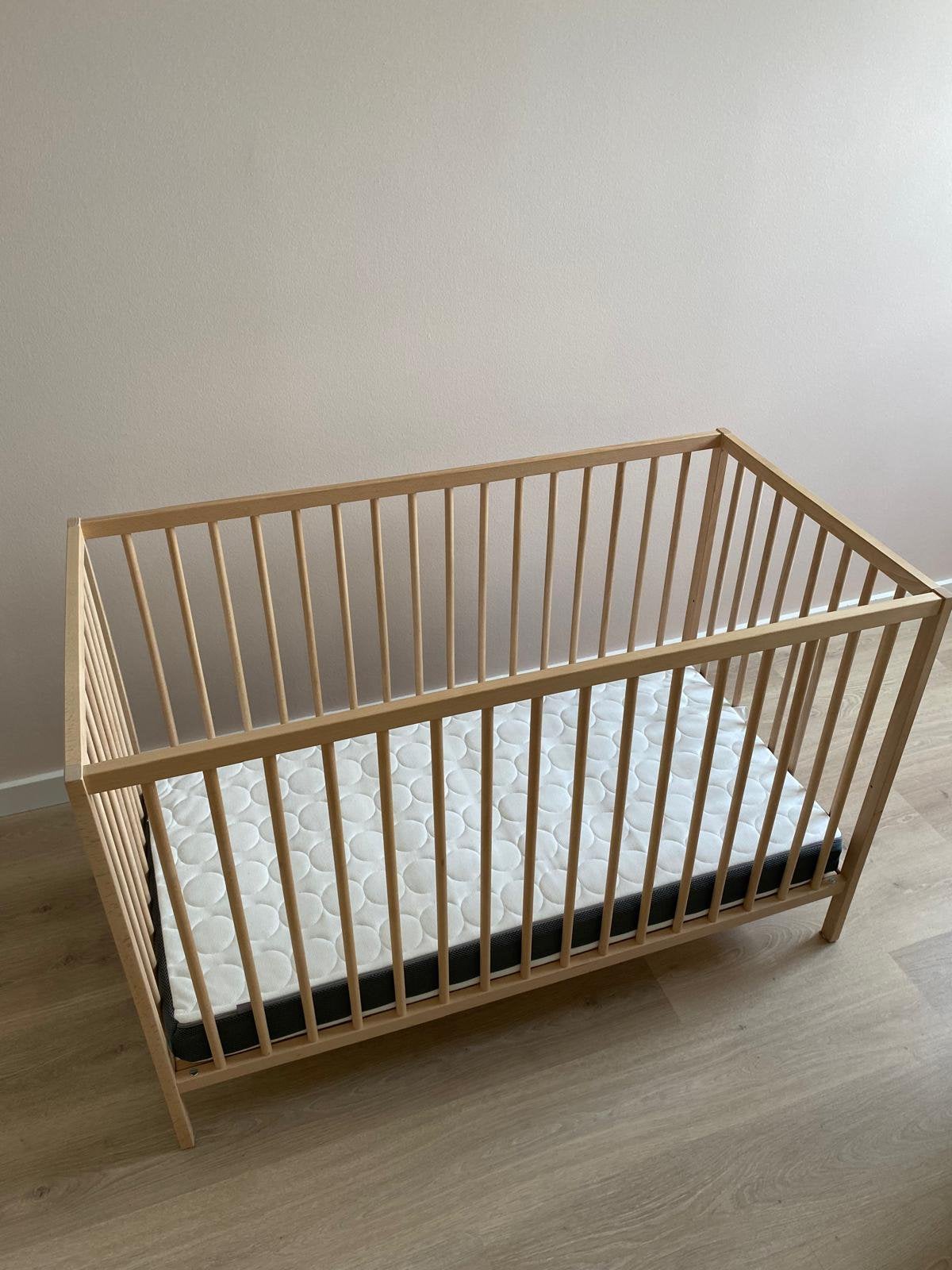 Ledikant met matras van Ikea en beddengoed, Ophalen, Zo goed als nieuw, Ledikant