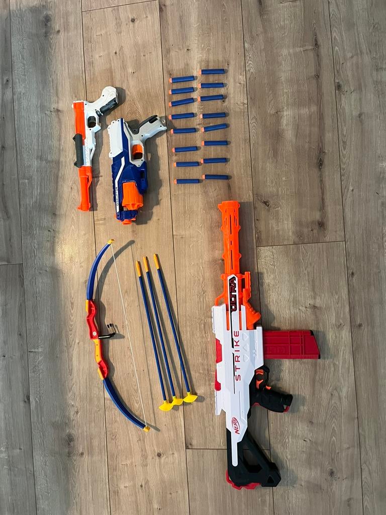 Nerf pistolen en pijl en boog, ook los te koop, Ophalen, Gebruikt