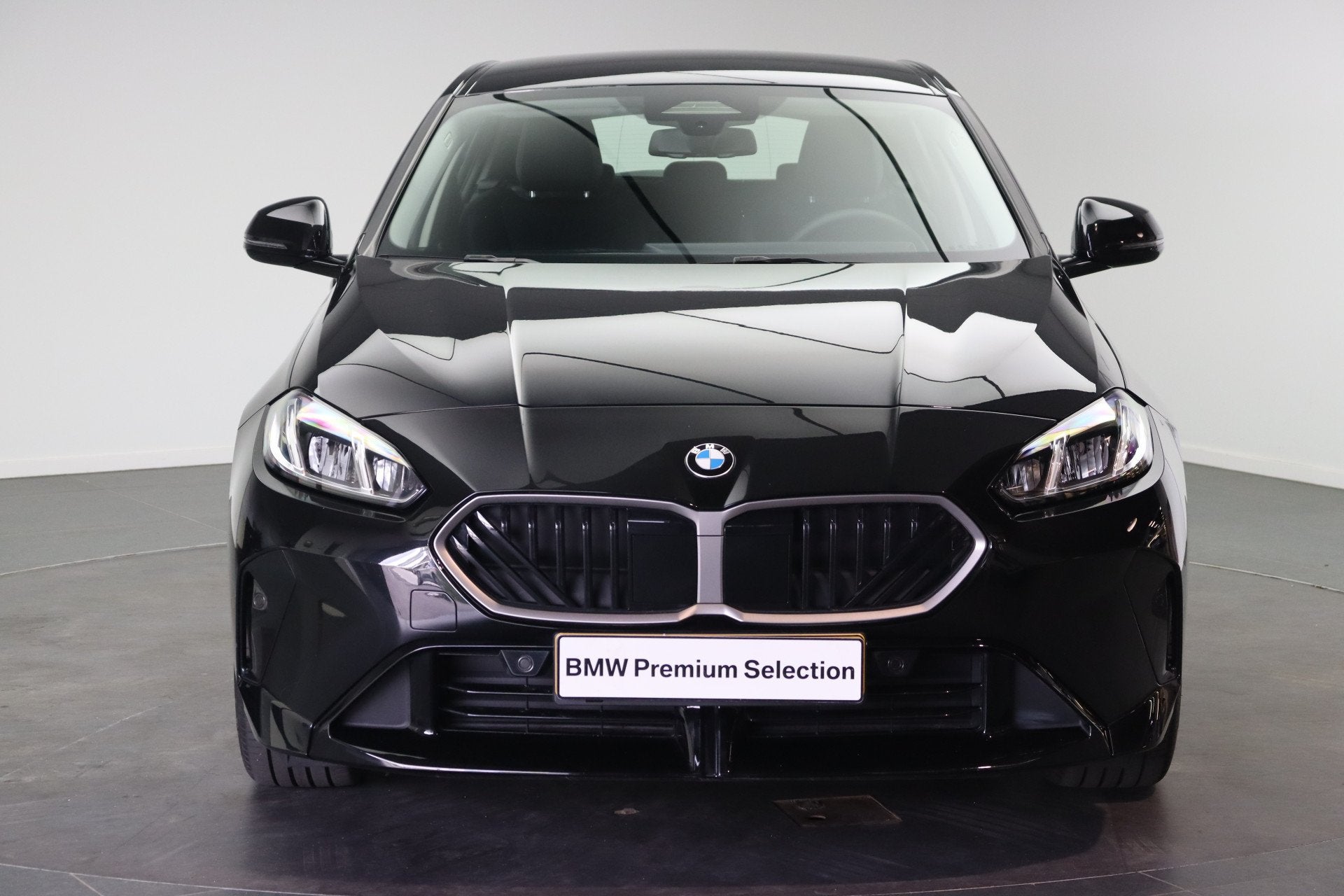 BMW 1 Serie 120 M Sport Automaat / Sportstoelen / Achteruitr, Auto's, Gebruikt, 156 pk, Met garantie (alle), Parkeersensor