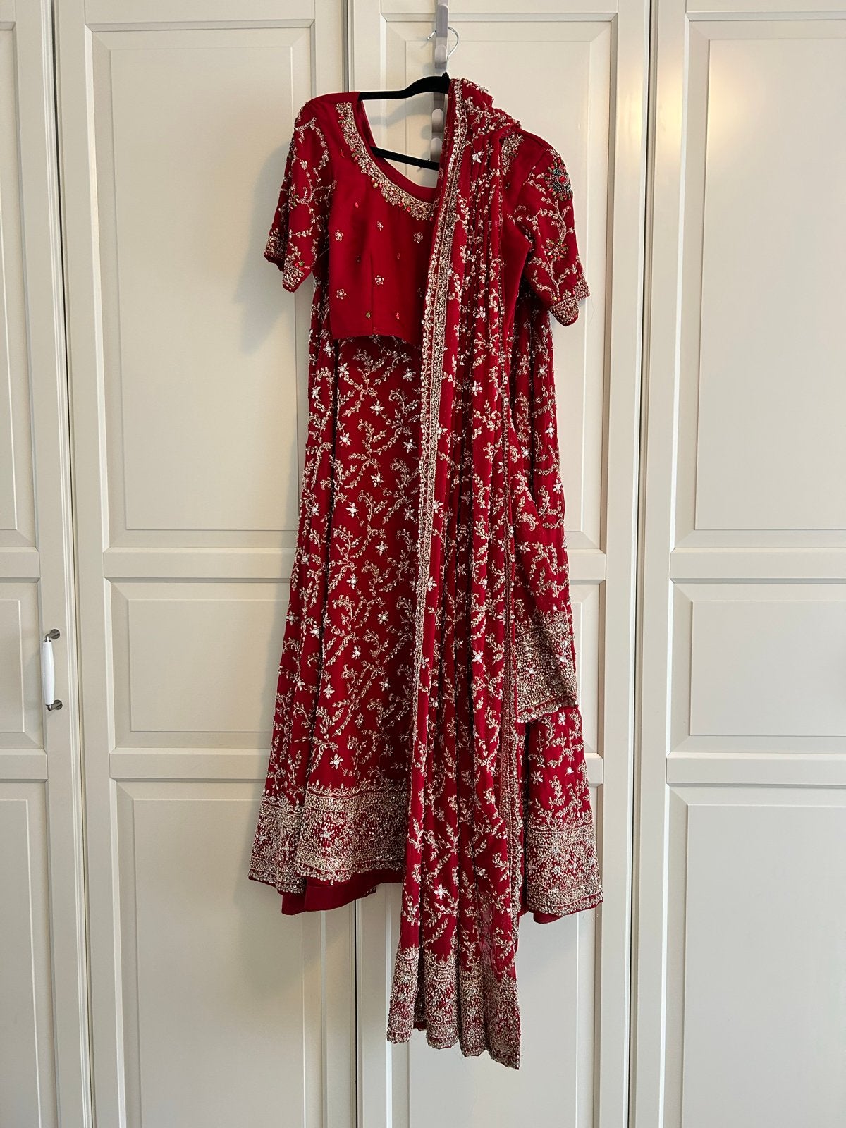Complete rode Sari/Saree (Lehenga) met handgemaakte details, Ophalen of Verzenden, Zo goed als nieuw, Maat 36 (S), Rood