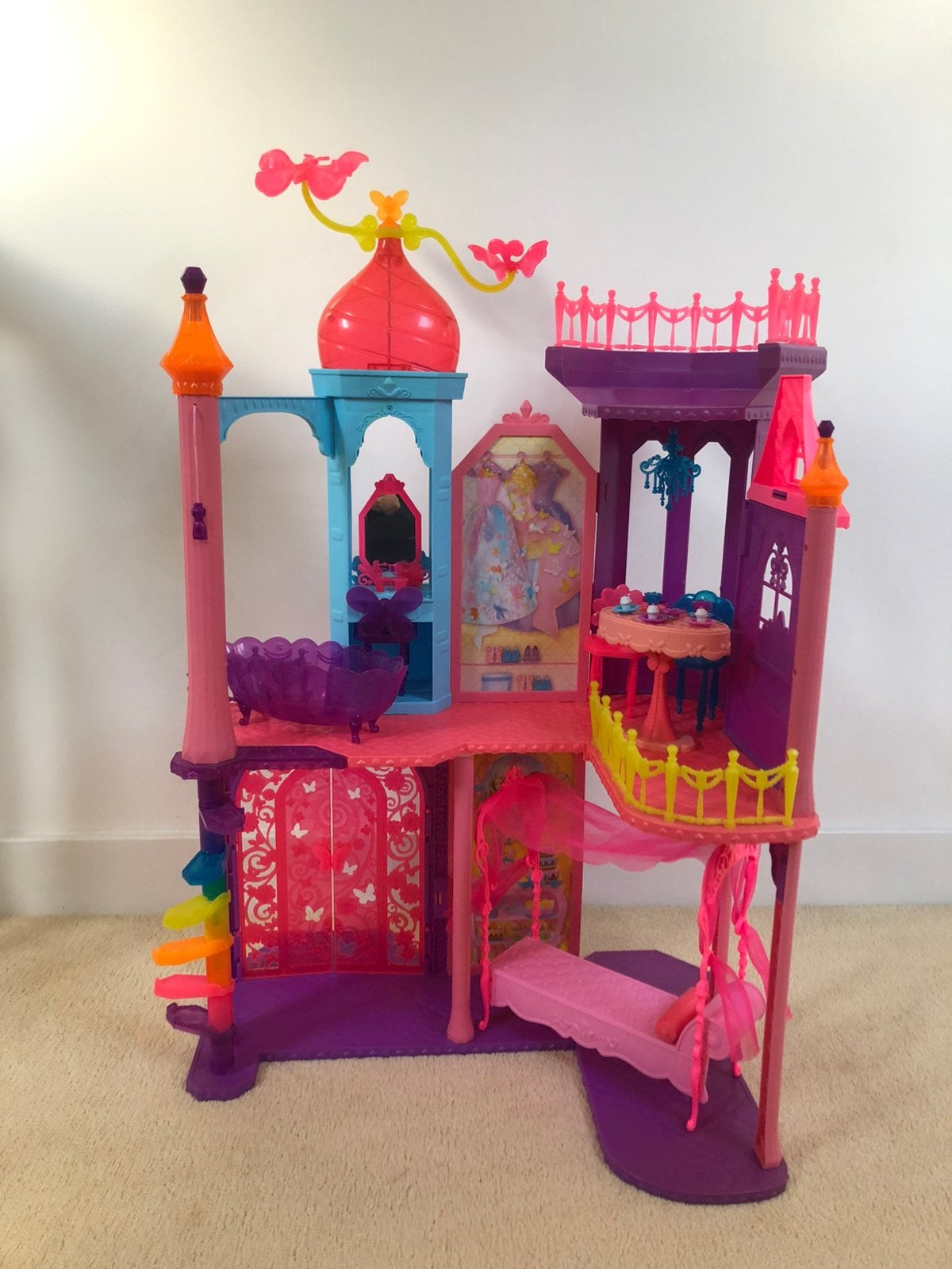 Barbie kasteel, Ophalen, Zo goed als nieuw, Toebehoren