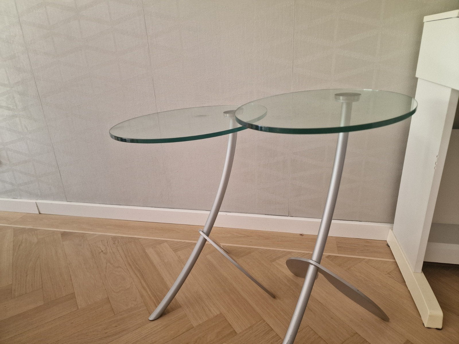 Metaform Papillon bijzettafeltjes, Huis en Inrichting, Minder dan 55 cm, Metaal of Aluminium, Rond, Ophalen