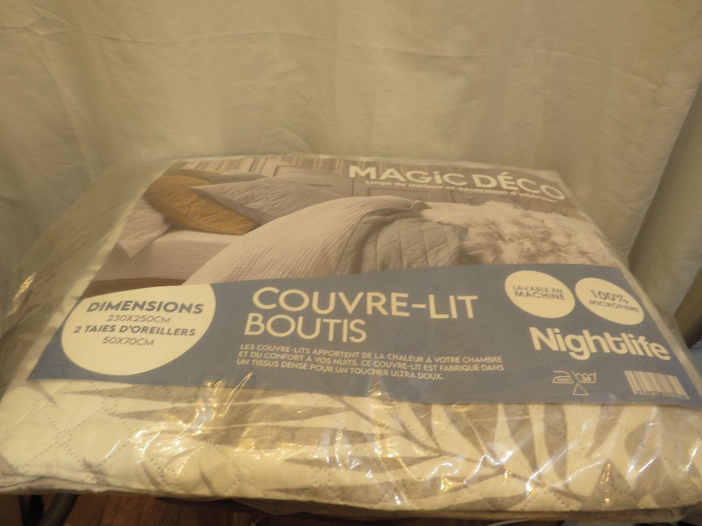 nieuwe dubois gequilte sprei + slopen 230x250cm, Huis en Inrichting, Wit, Overige typen, Tweepersoons, Ophalen of Verzenden