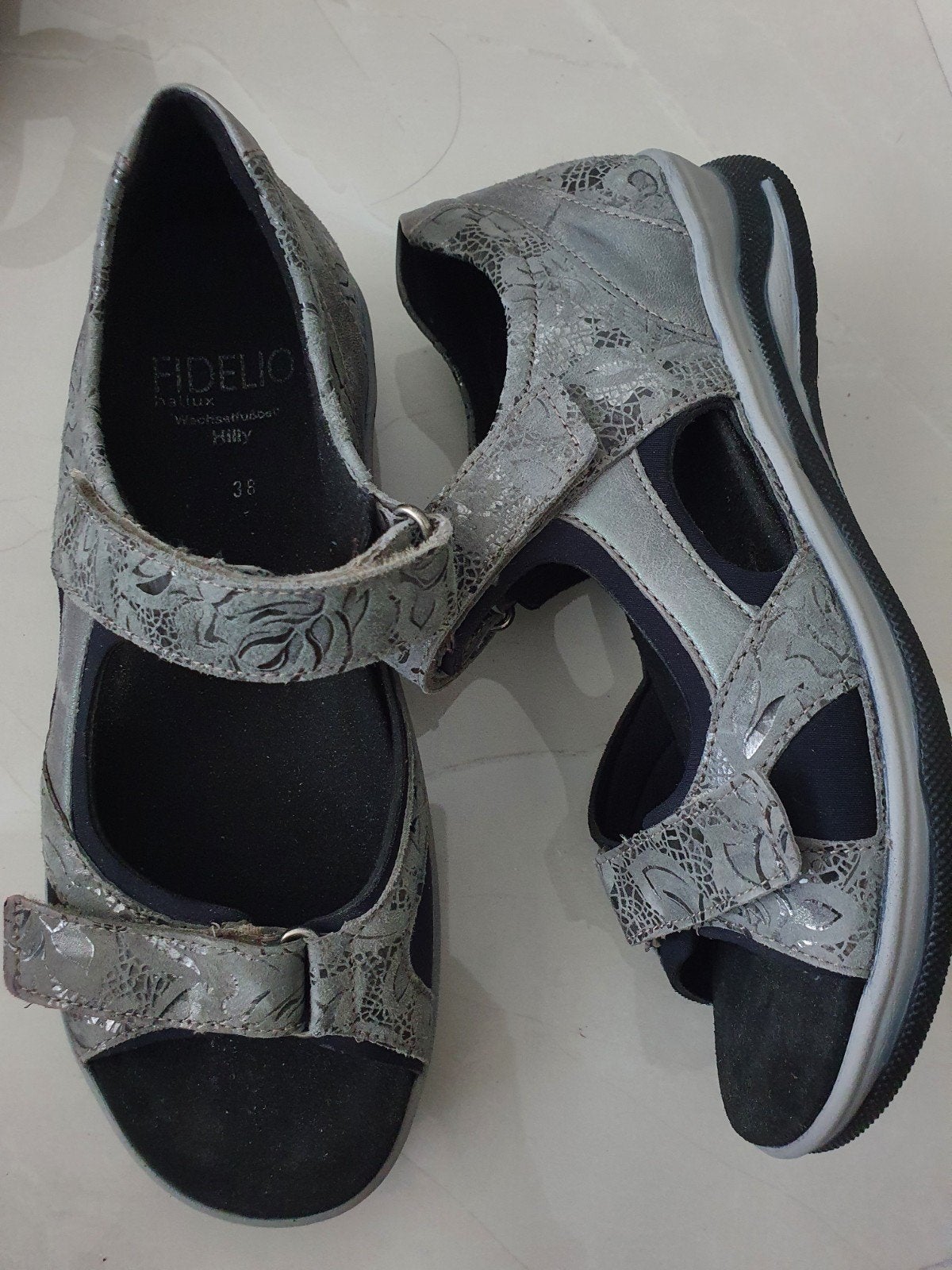 Fidelio Hilly Sandalen - Maat 38 - Grijs met Patroon, Zo goed als nieuw, Grijs, Fidelio, Sandalen of Muiltjes