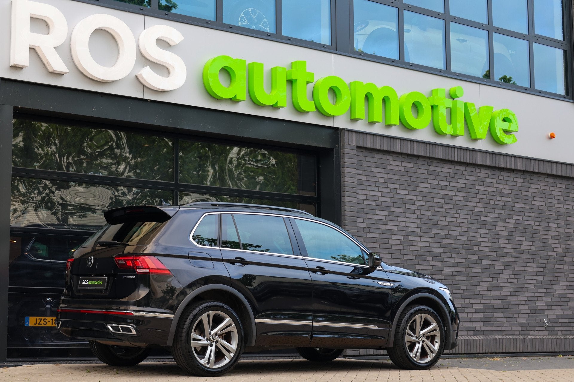 Volkswagen Tiguan 1.4 TSI eHybrid R-Line Business | BTW | PA, 1716 kg, 4 cilinders, Zwart, Hybride Elektrisch/Benzine
