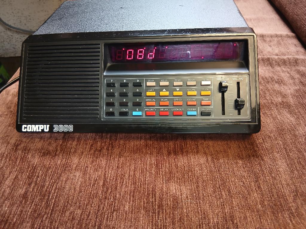 Atron compu 3000 scanner, Telecommunicatie, Scanners, Ophalen of Verzenden, Zo goed als nieuw, 30 tot 200 kanalen