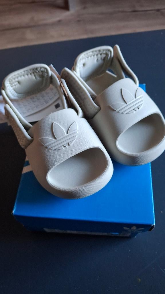 Adidas sandalen, Kinderen en Baby's, Kinderkleding | Schoenen en Sokken, Ophalen, Adidas, Jongen of Meisje, Overige typen