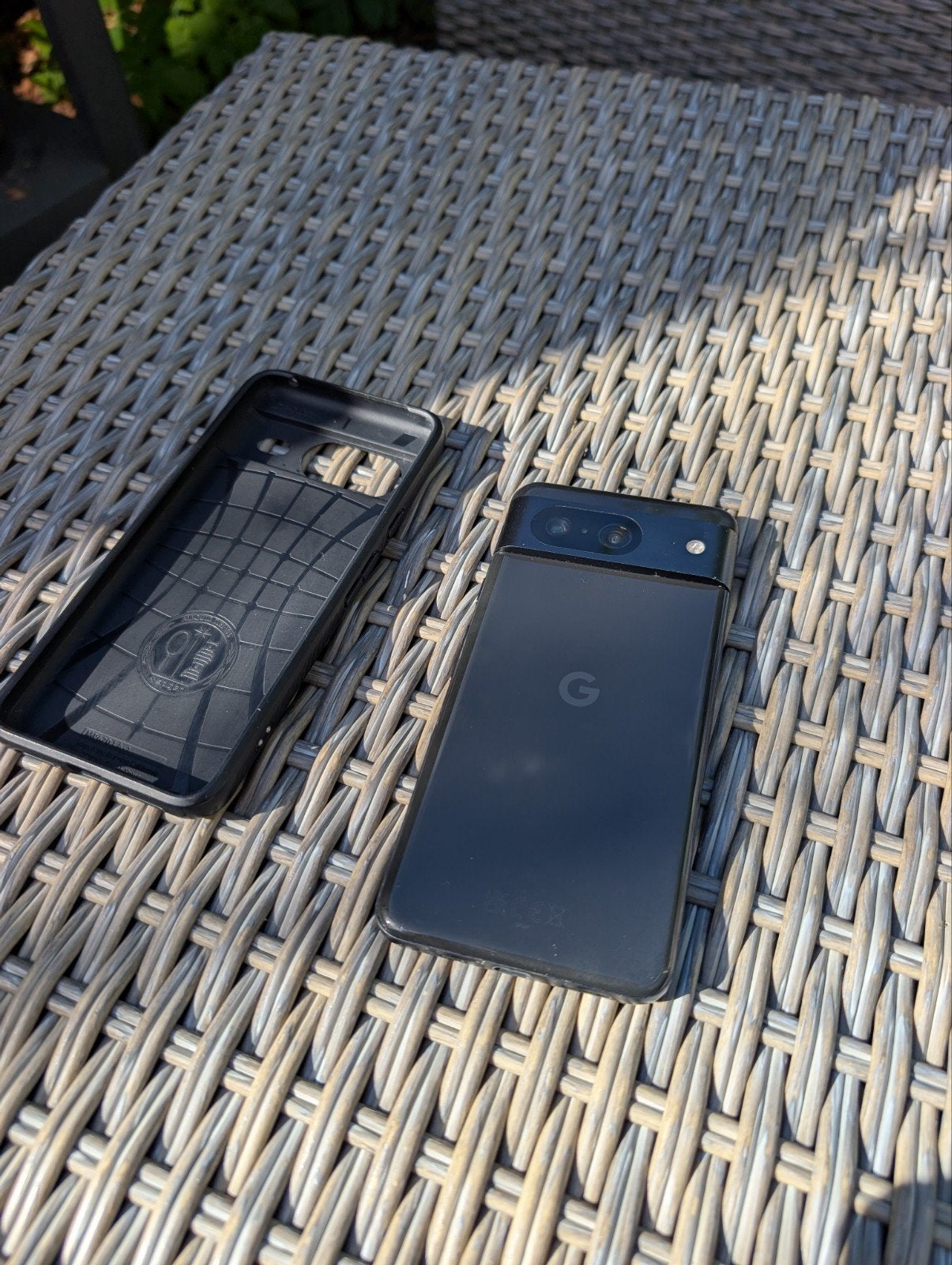 Foto 6 van Google Pixel 8 128GB + screen protector + Spigen liquid air