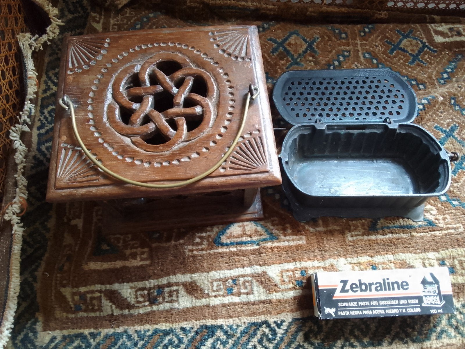 Antieke Kerkstoof met Toverknoop en Metalen Stoofje, Antiek en Kunst, Ophalen of Verzenden