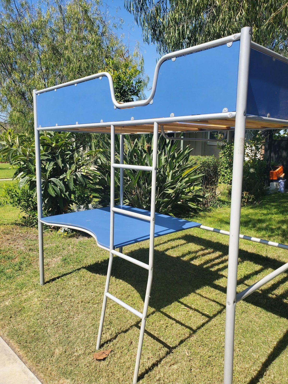 Hoogslaper met bureau - Blauw/Grijs, Huis en Inrichting, Slaapkamer | Stapelbedden en Hoogslapers, Gebruikt, Hoogslaper, 90 cm