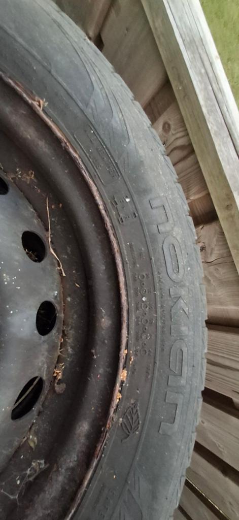 Gratis, 4 velgen, 14 inch + winterbanden voor Twingo 2, Ophalen