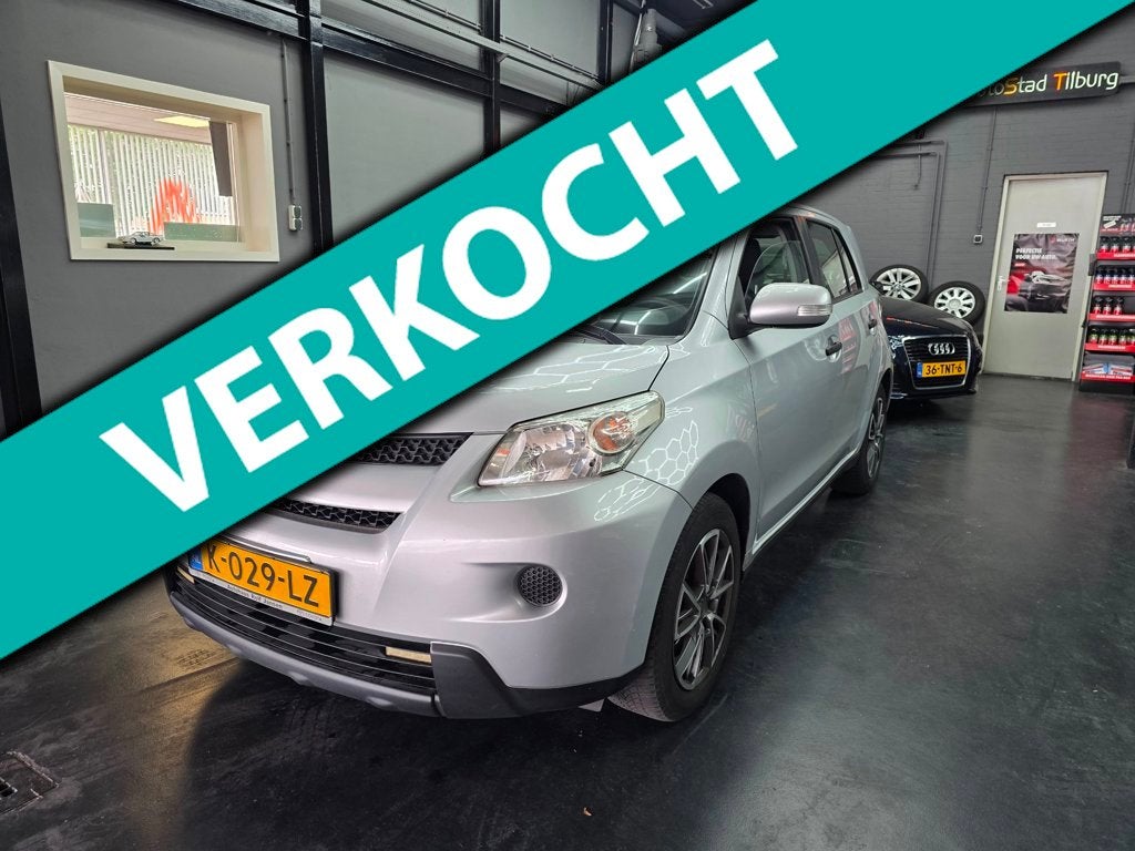 Toyota Urban Cruiser 1.3 VVT-i Comfort 1 jaar APK! NAP!, Auto's, Toyota, Voorwielaandrijving, Gebruikt, Zwart, 4 cilinders