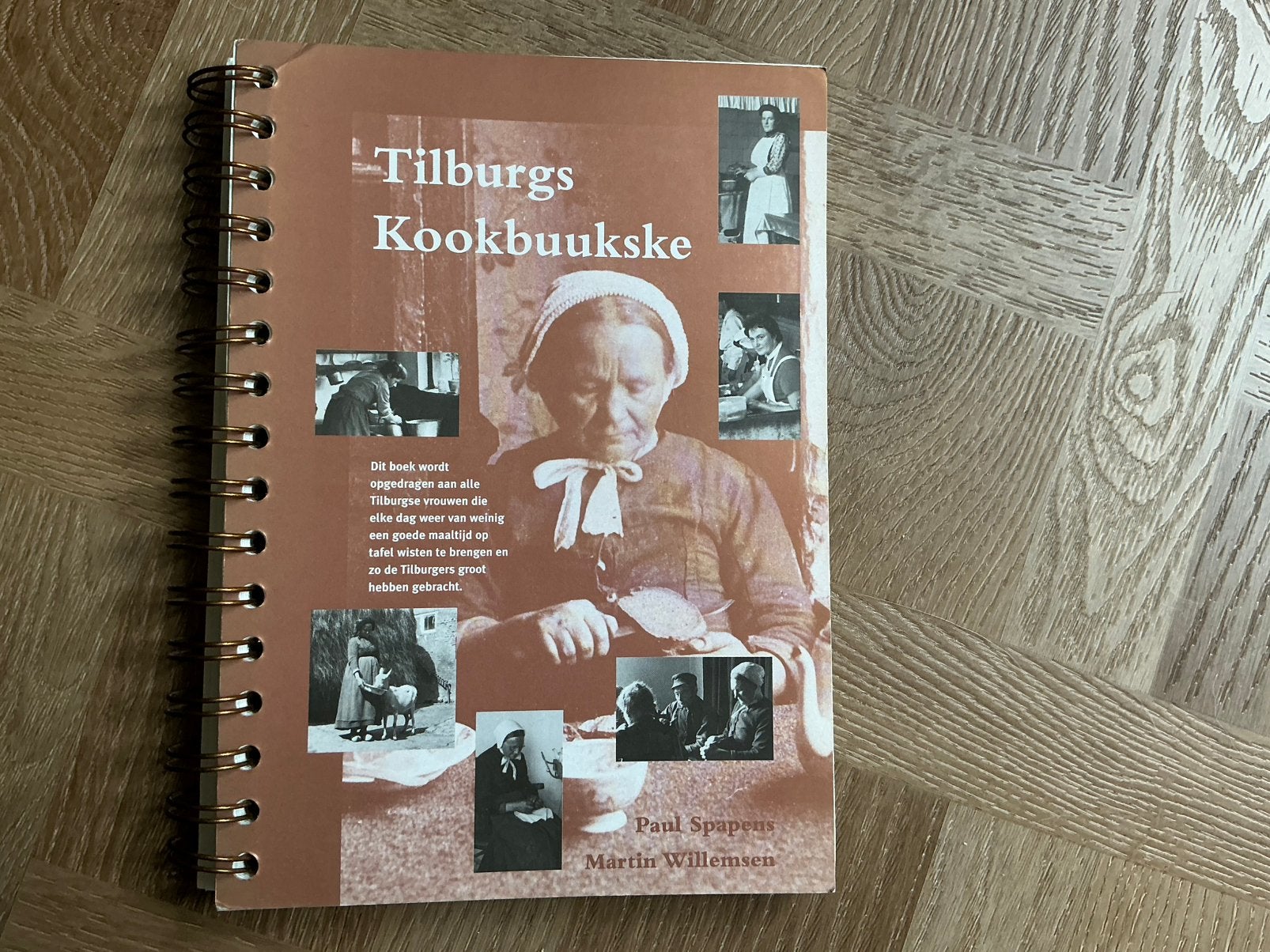 Tilburgs kookbuukske,Paul Spapens Martin Willemsen,kookboek, Ophalen of Verzenden, Gelezen