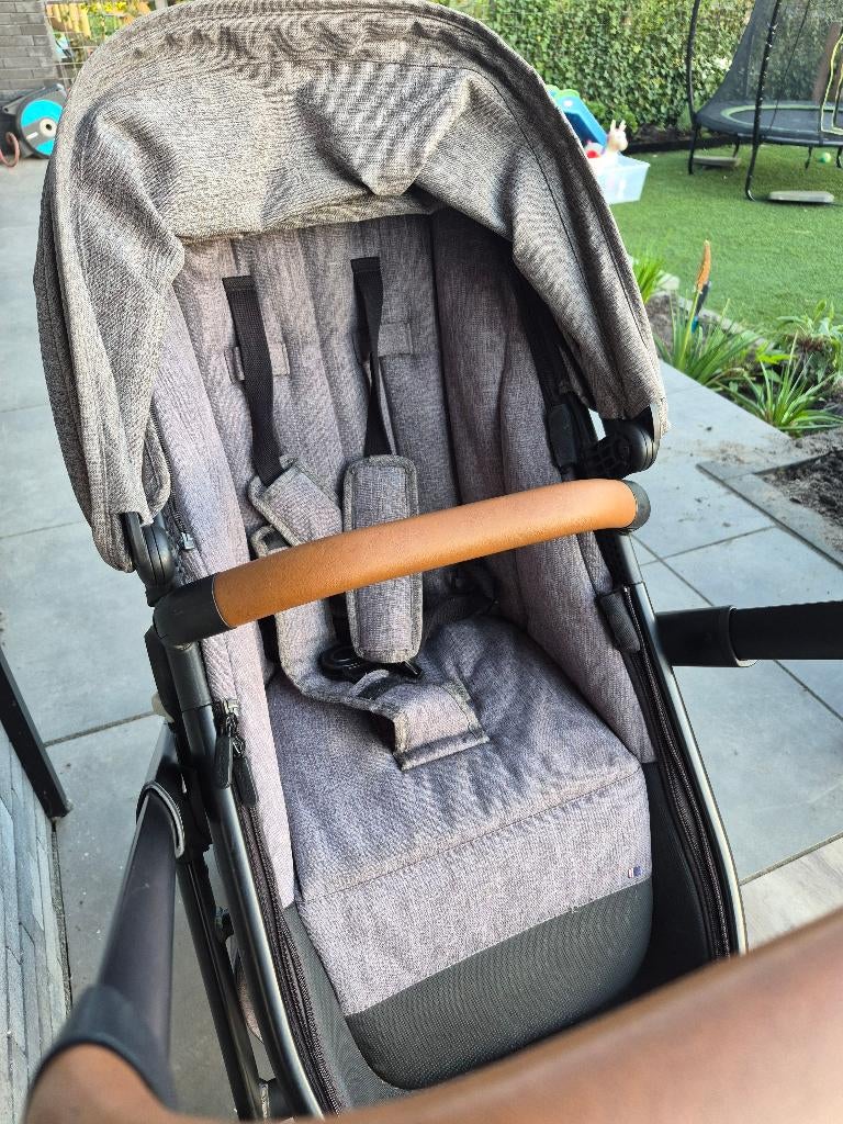 Dubatti One E3 kinderwagen, Verstelbare duwstang, Zo goed als nieuw, Ophalen, Kinderwagen