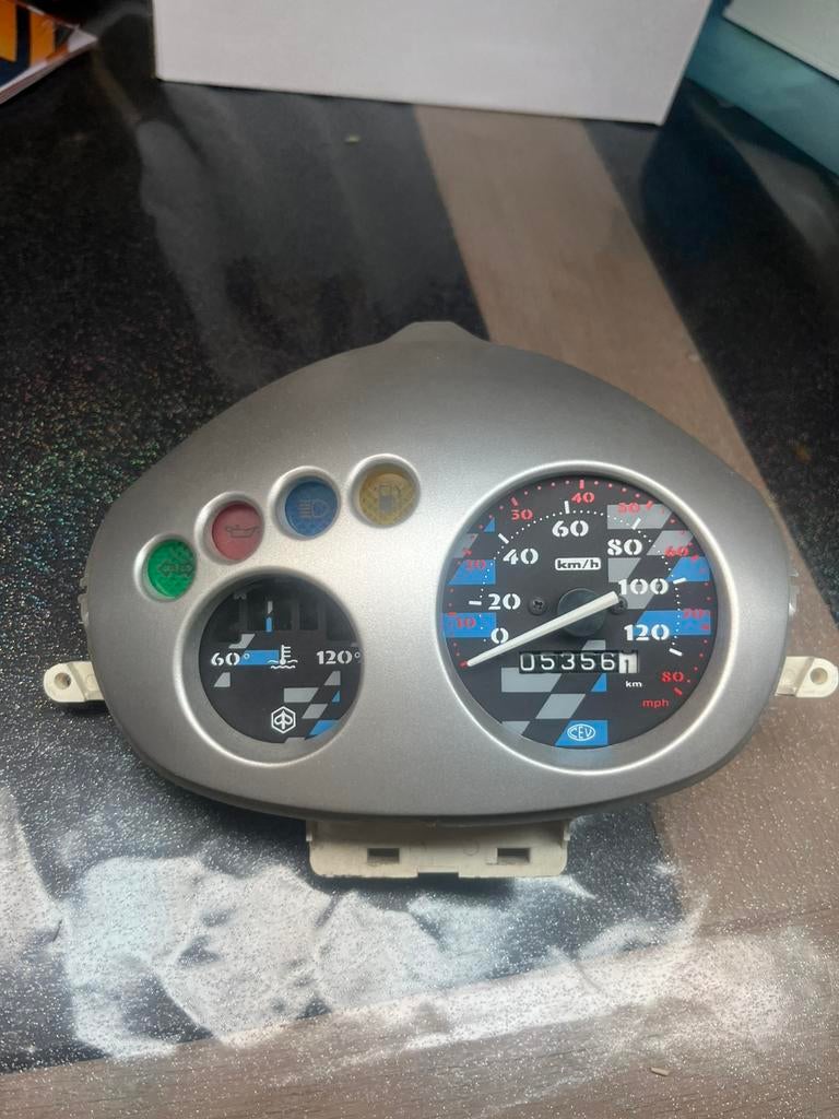 Piaggio zip sp h2o 120km teller nieuwstaat, Fietsen en Brommers, Brommeronderdelen | Scooters, Ophalen of Verzenden, Zo goed als nieuw