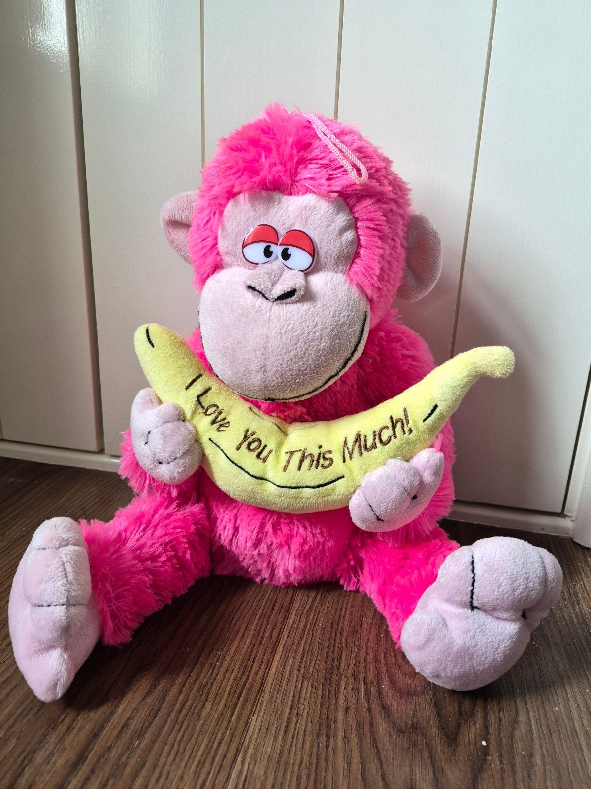 Roze aap knuffel met banaan - I Love You This Much!, Ophalen of Verzenden, Zo goed als nieuw, Middelgroot (20 tot 80 cm), Roze