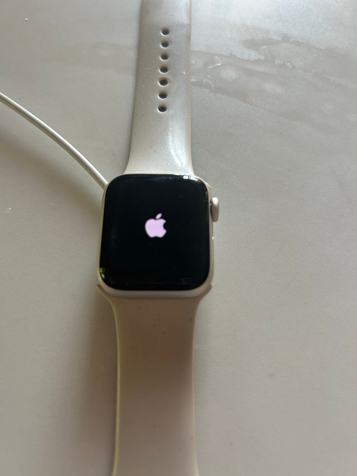 Apple Watch SE 2024 - Zo goed als nieuw, geen enkele schade, Afstand, Wit, IOS, Ophalen of Verzenden