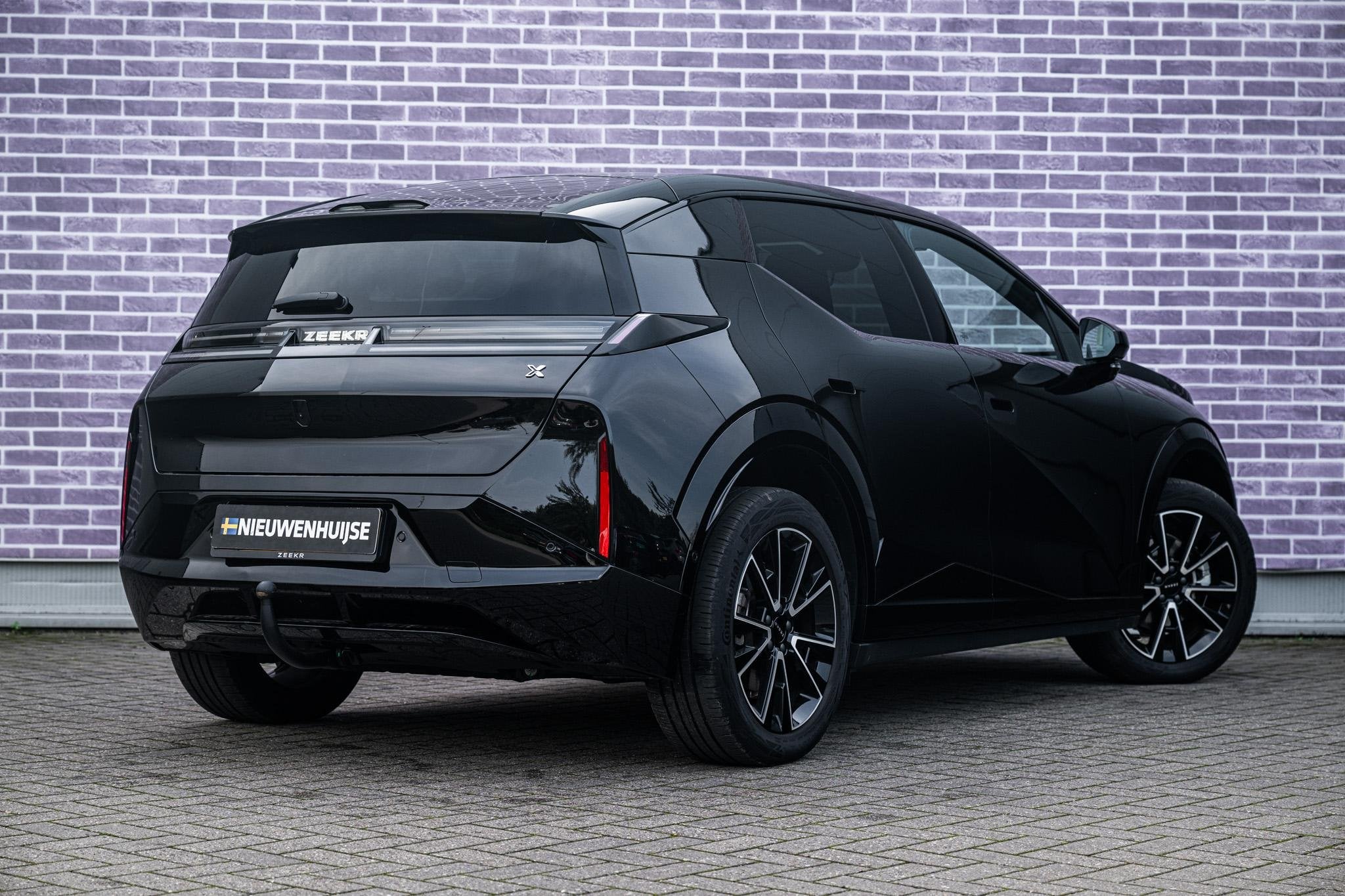ZEEKR X RWD Long Range 69 kWh | Trekhaak | Warmtepomp | Pano, Gebruikt, Zwart, Zwart, Origineel Nederlands