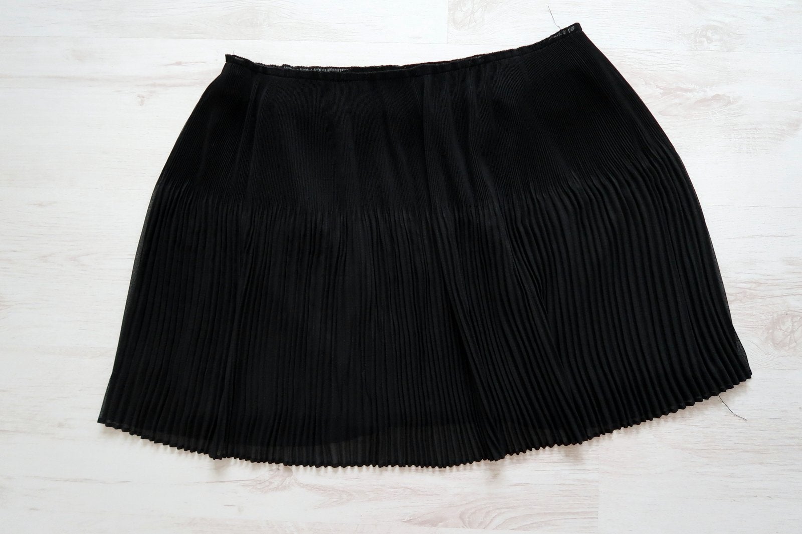 H&M plissé rokje - zwart, Zwart, Maat 46/48 (XL) of groter, Ophalen of Verzenden, Zo goed als nieuw