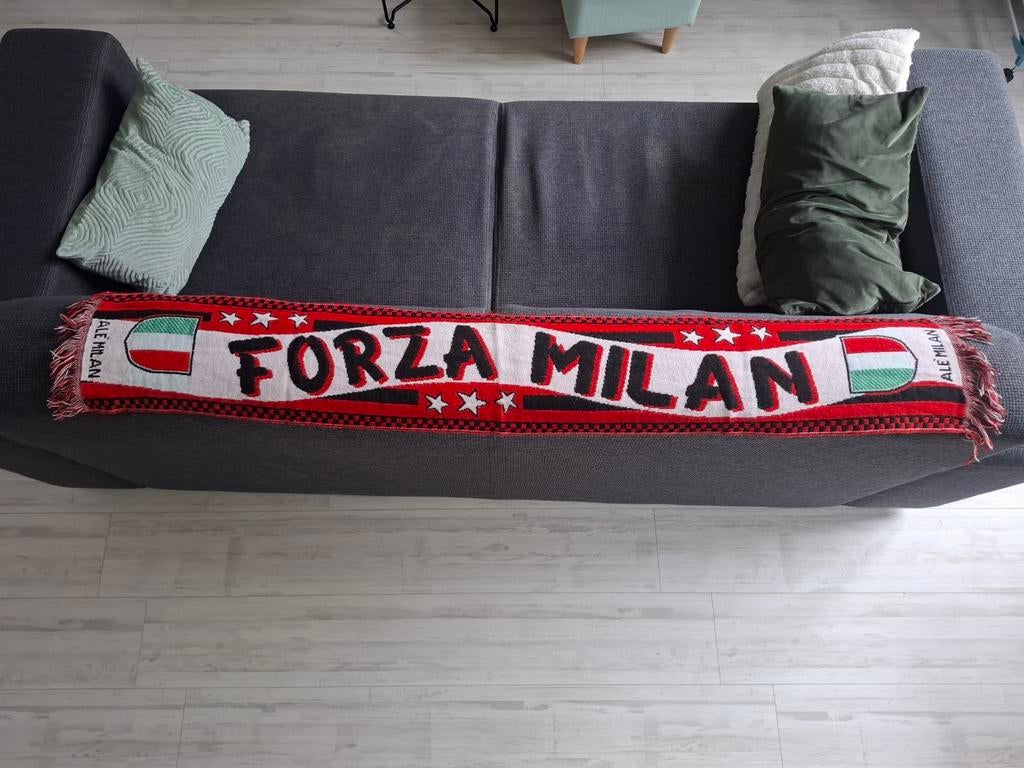 AC Milan sjaal - Forza Milan, Ophalen of Verzenden, Zo goed als nieuw, Buitenlandse clubs, Vaantje of Sjaal