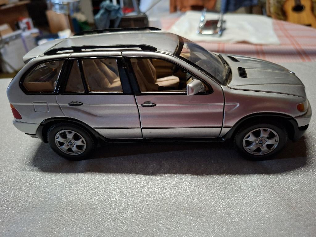 BMW X5, Hobby en Vrije tijd, Modelauto's | 1:18, Ophalen, Zo goed als nieuw, Auto, Overige merken