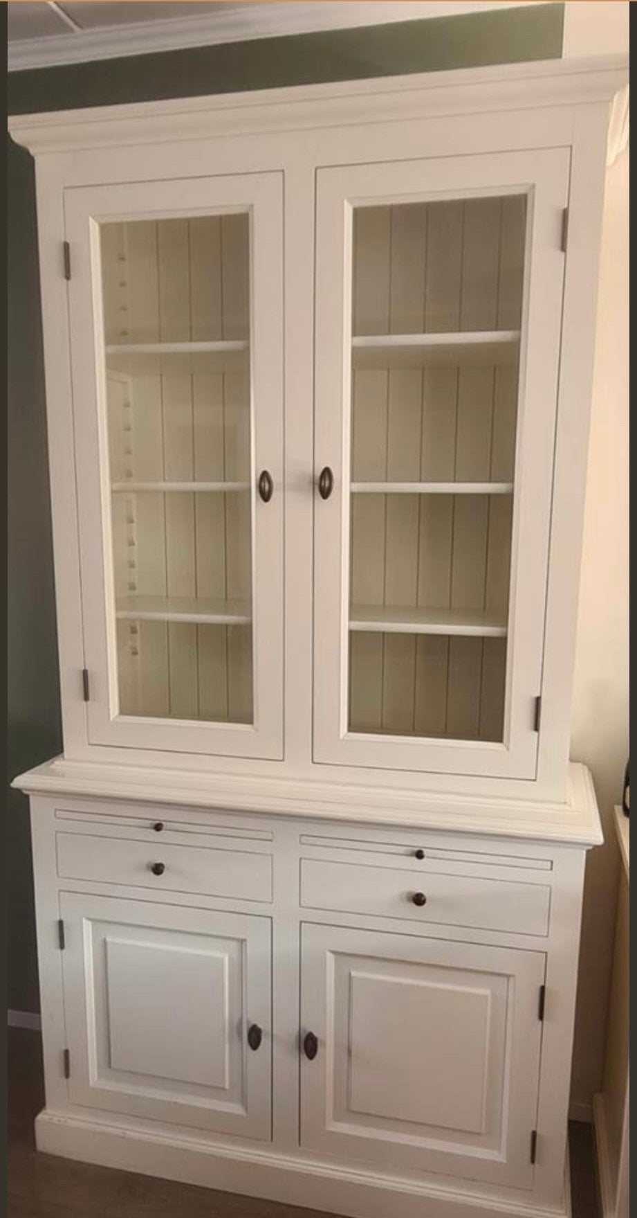 Mooie witte buffetkast met glazen deuren / vitrine kast, Huis en Inrichting, Kasten | Vitrinekasten, 100 tot 150 cm, Ophalen of Verzenden