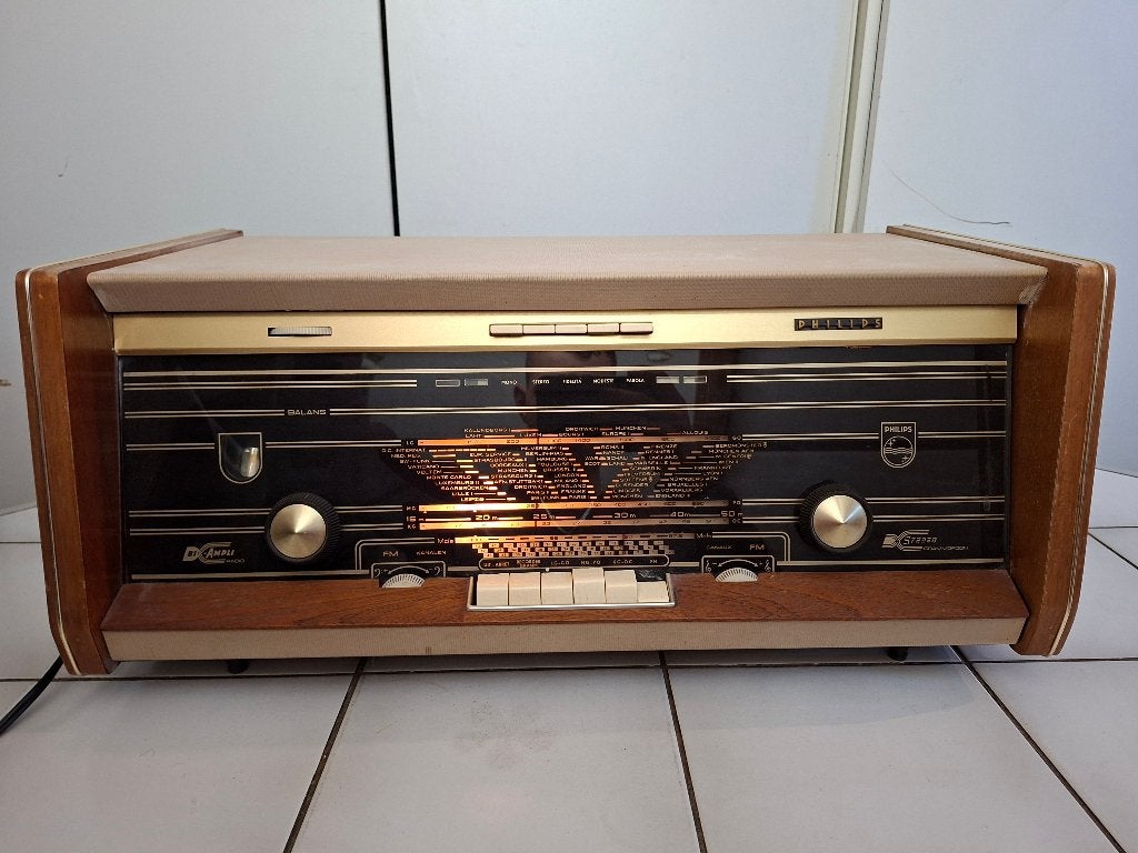 Prachtige vintage Philips buizenradio, Ophalen