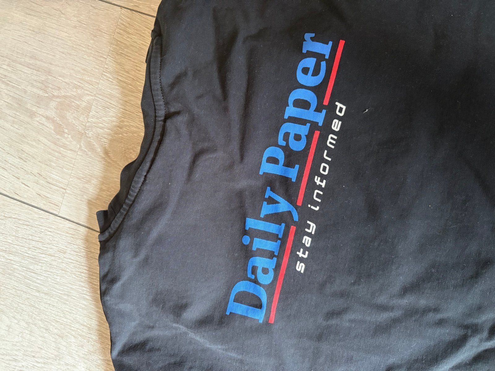 Daily Paper T-shirt - Zwart met rood opschrift, Ophalen of Verzenden, Gedragen, Maat 46 (S) of kleiner, Zwart