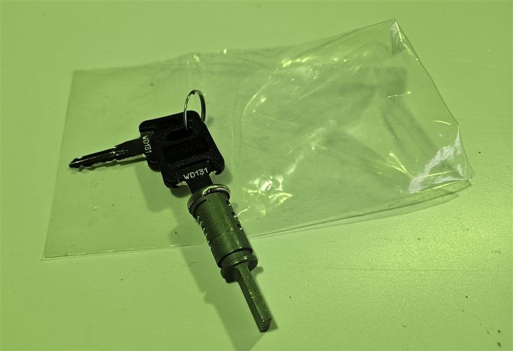 West Alloy Lock Barrel 2 keys, Ophalen of Verzenden, Nieuw, IJzer, Slot