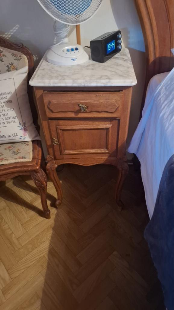 Antieke slaapkamer (130 jaar) met marmeren bladen, Ophalen