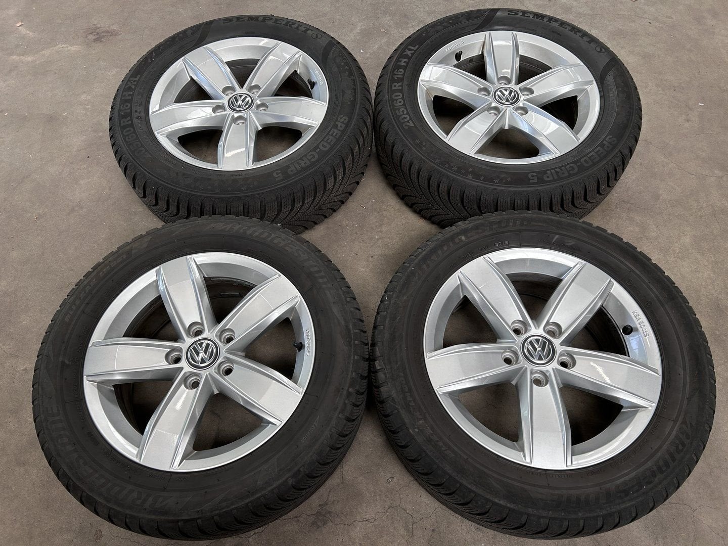 ✅ 16 inch originele Corvara velgen + winterbanden VW T-Roc, Gebruikt, -, Banden en Velgen, -