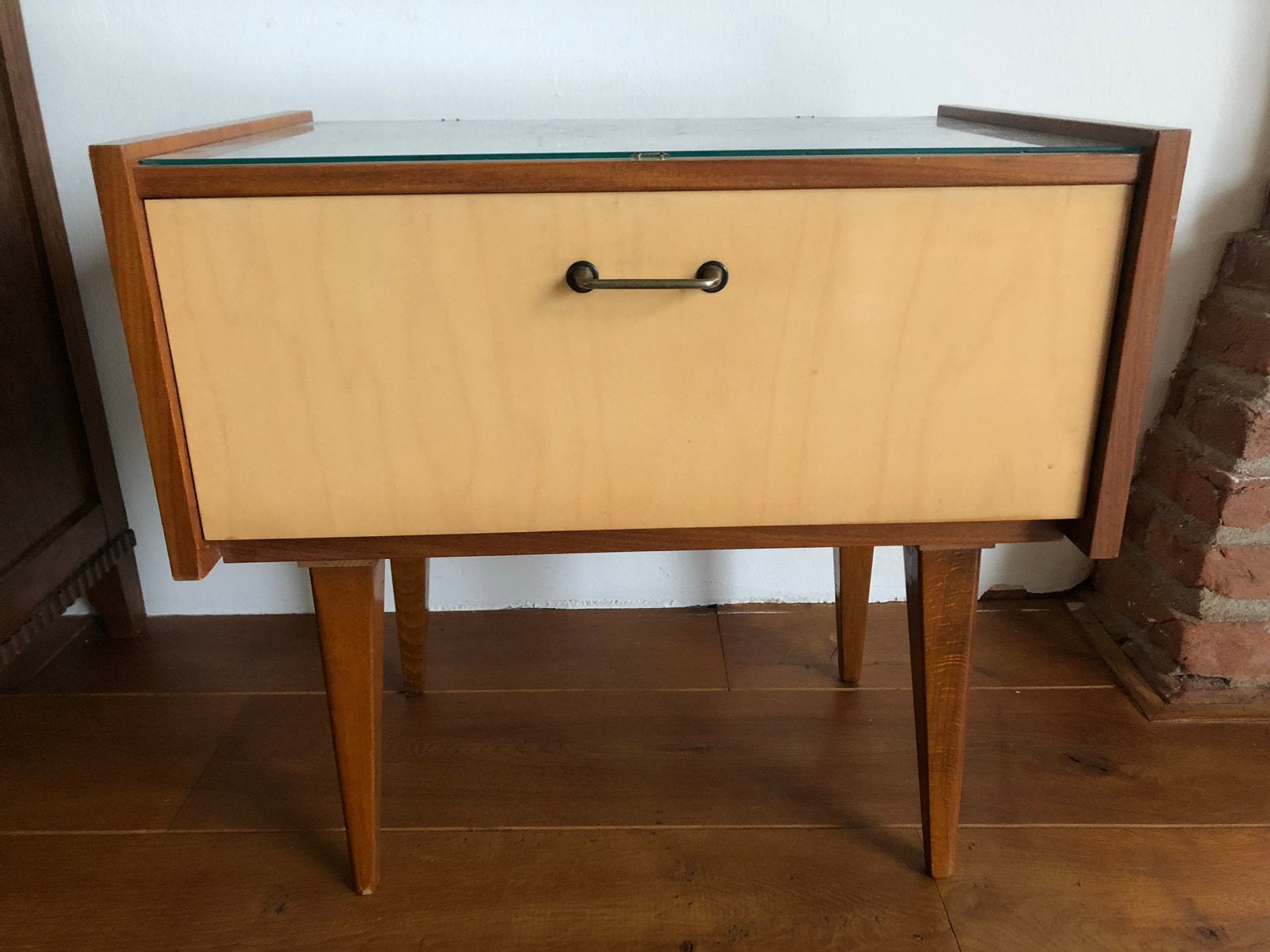 Oud nachtkastje/bijzettafeltje, Ophalen of Verzenden