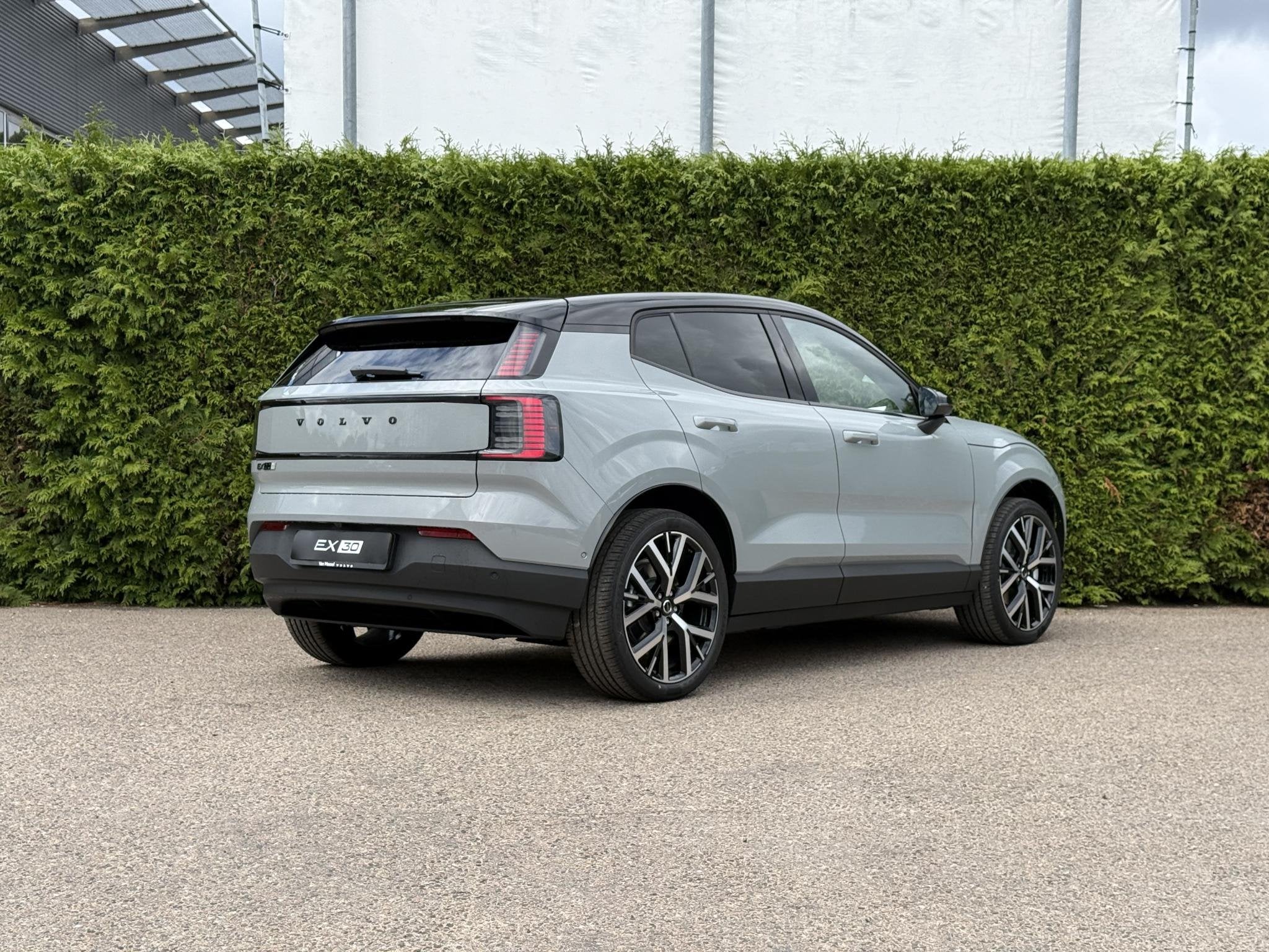 Volvo EX30 Single Motor Ext Range Ultra Black Ed Euro 69 kWh, Automaat, 476 km, Achterwielaandrijving, Huisgarantie