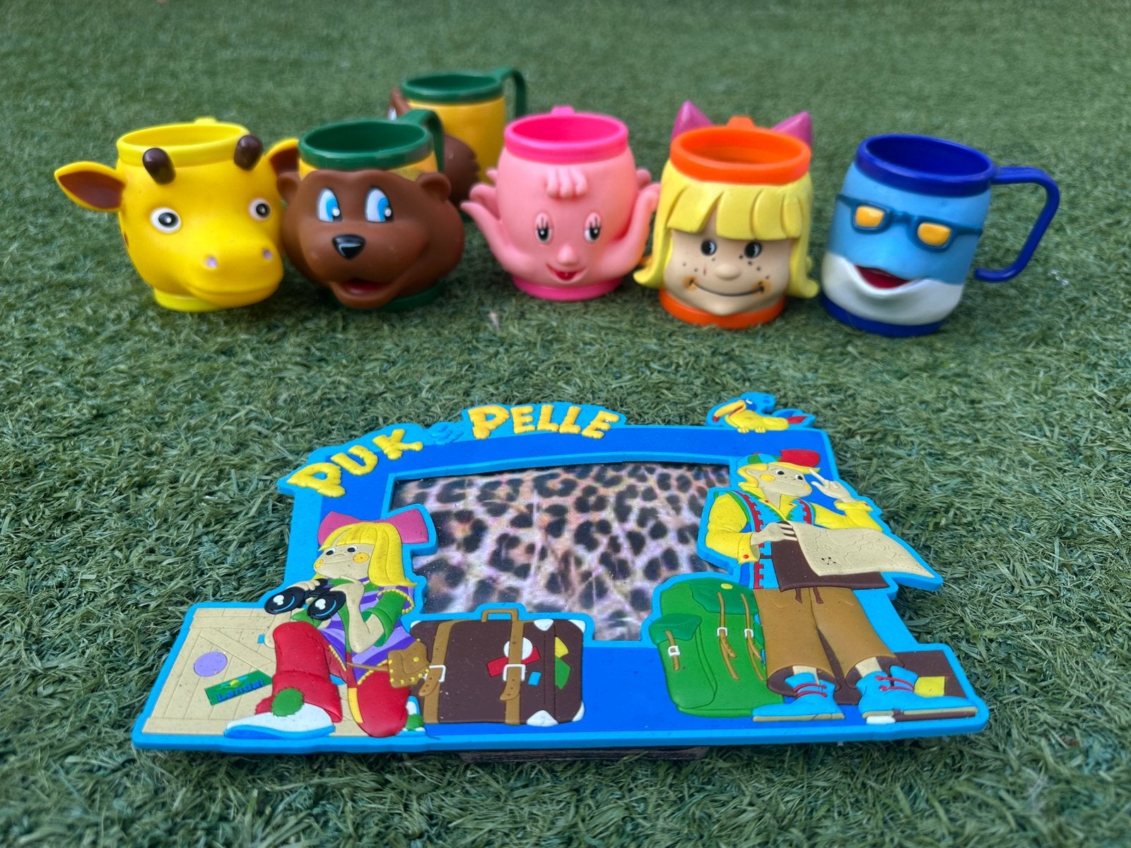 drinkbekers van Bollo de Beer, dierenhoofden fotolijstje puk, Ophalen