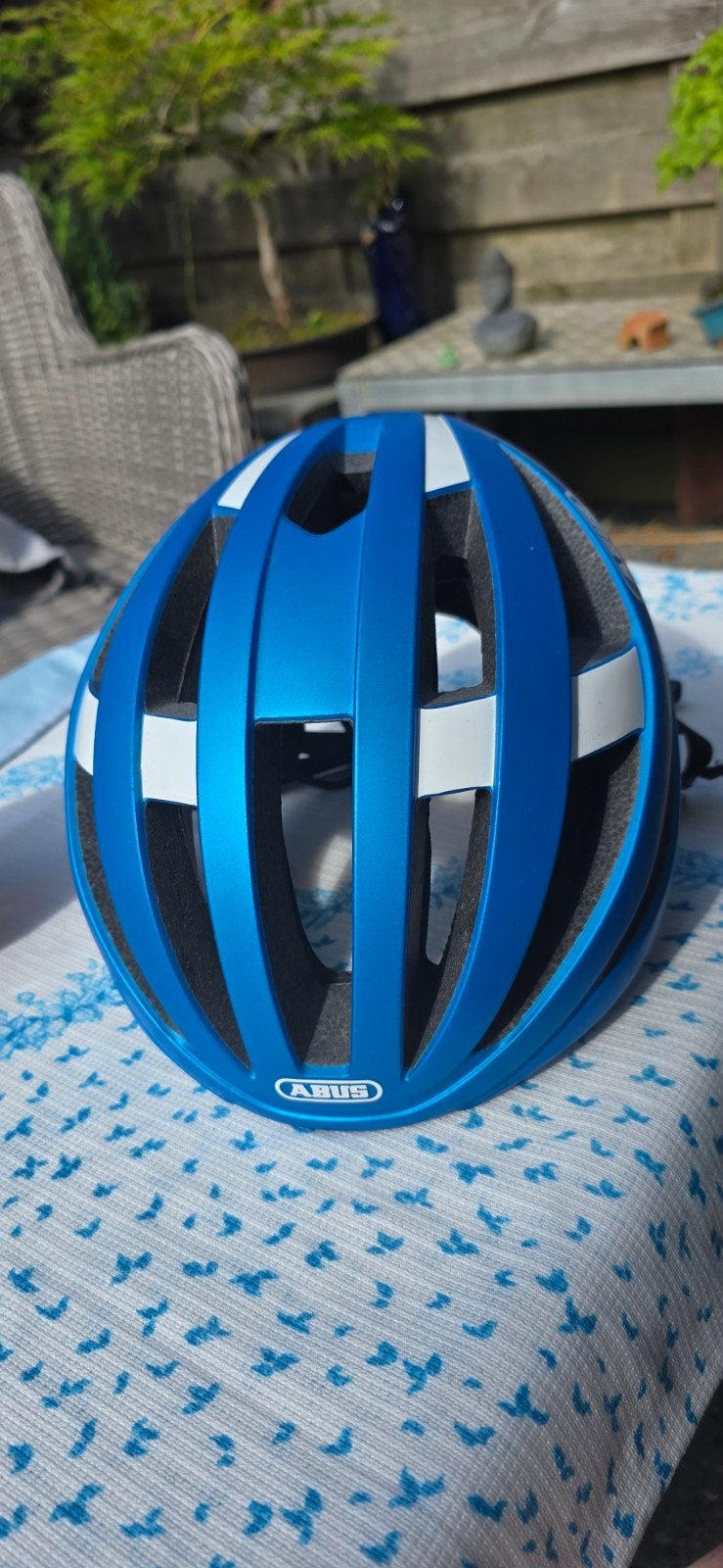 Te koop blauwe fietshelm ABUS Viantor. Maat 52-58, Fietsen en Brommers, Fietsaccessoires | Fietshelmen, M, ABUS Viantor, Ophalen of Verzenden