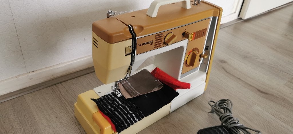 Naaimachine VENDOMATIC 345 Werkt goed, Ophalen of Verzenden, Zo goed als nieuw, Naaimachine, Overige merken