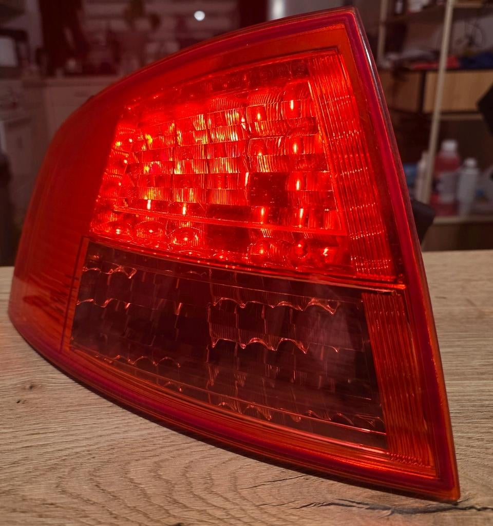 Audi A8 S8 4E D3 Achterlicht links buiten, Ophalen of Verzenden