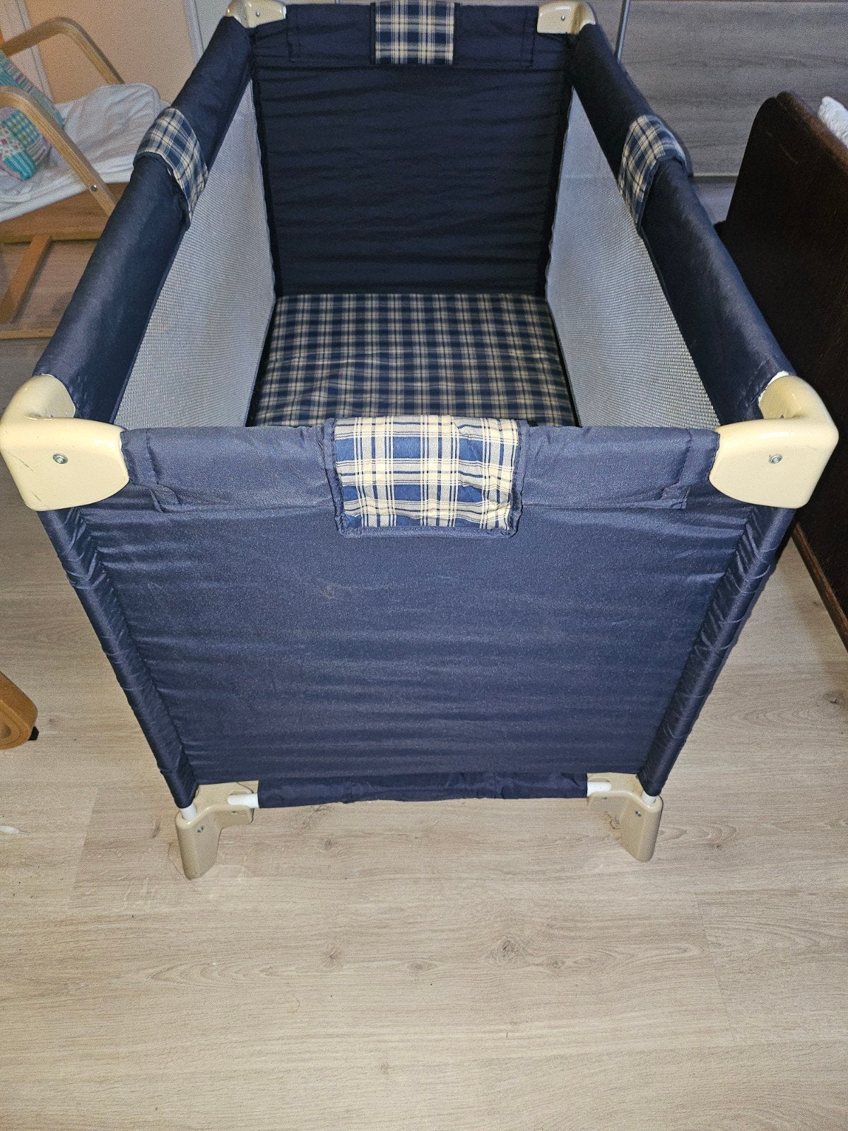 Compact en opvouwbaar campingbed met geruit matras, Ophalen, Gebruikt, Rechthoekig