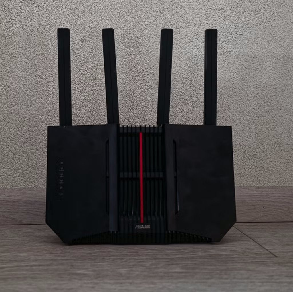 ASUS RT‑BE92U – WiFi 7 router in nieuwstaat, Computers en Software, Routers en Modems, Ophalen of Verzenden, Zo goed als nieuw