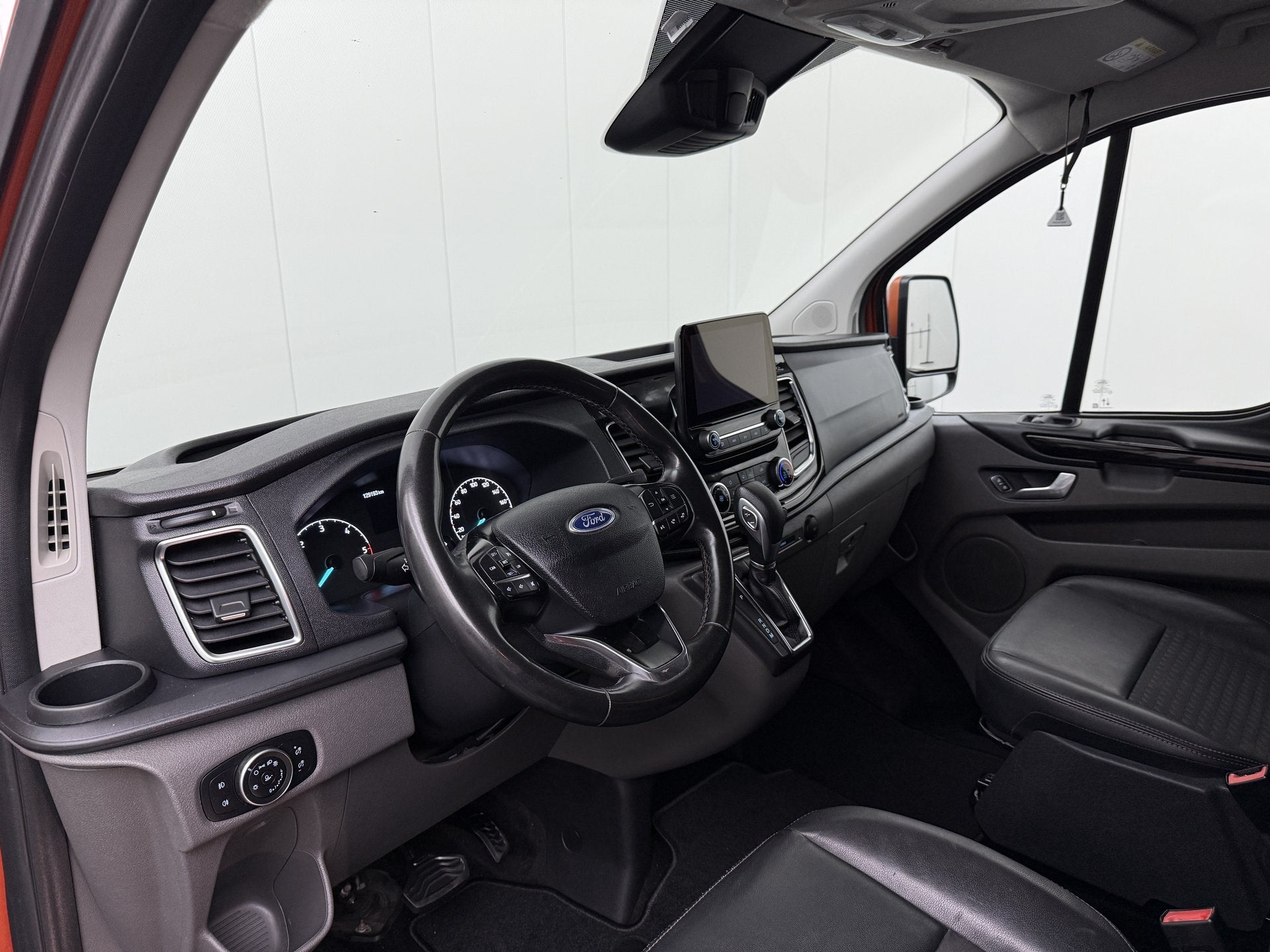 Ford Transit Custom 2.0TDCi 170PK Automaat Dubbele Cabine |, Auto's, Automaat, Gebruikt, Overige kleuren, Leder
