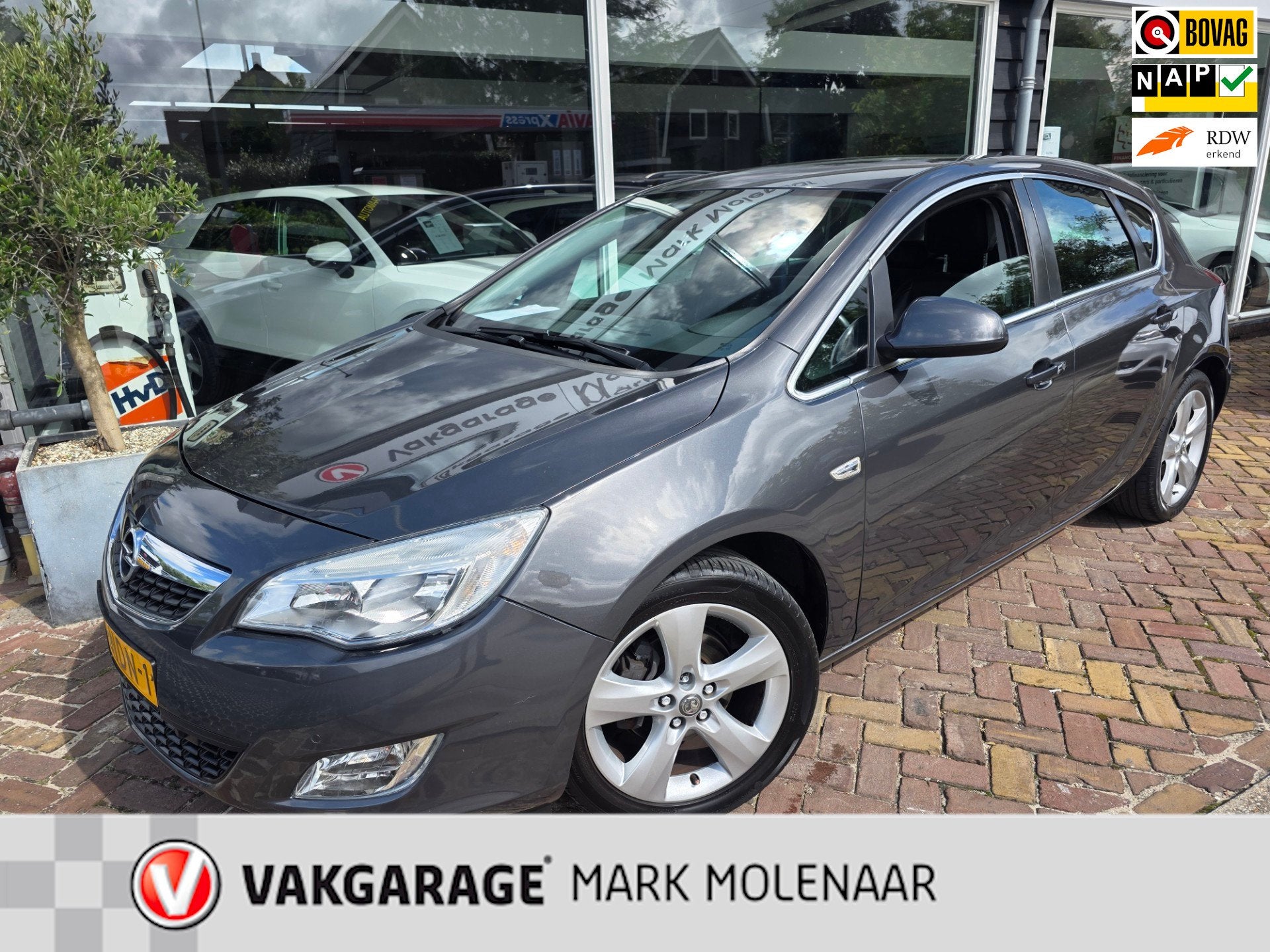 Opel Astra 1.4 Turbo Cosmo,goed onderhouden auto,trekhaak, Auto's, Opel, Voorwielaandrijving, Euro 5, 680 kg, 4 cilinders