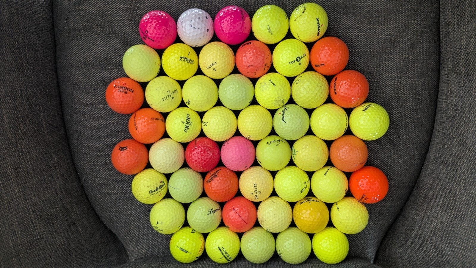 50 Gekleurde Golfballen - Mix van Merken en Kleuren, Ophalen of Verzenden, Gebruikt, Bal(len)
