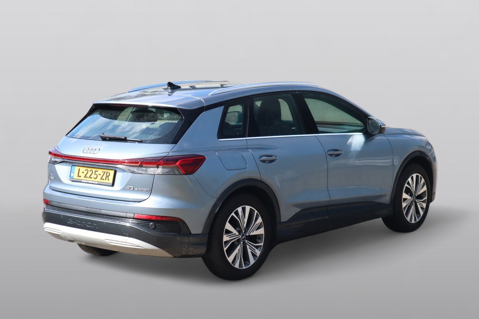 Audi Q4 e-tron 40 Launch edition Advanced 77 kWh SOH90% Warm, Auto's, Dealer onderhouden, Gebruikt, 520 km, Blauw