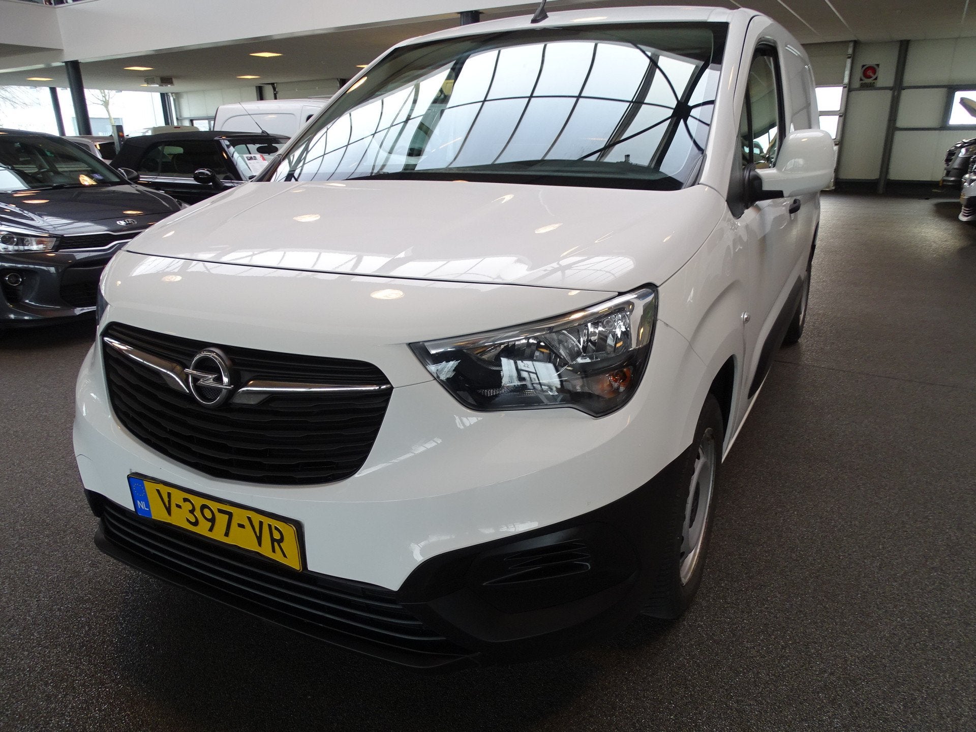 Opel Combo 1.6D L2H1 Edition Lang, Navi, Apple carplay, trek, Gebruikt, 4 cilinders, Origineel Nederlands, Bedrijf