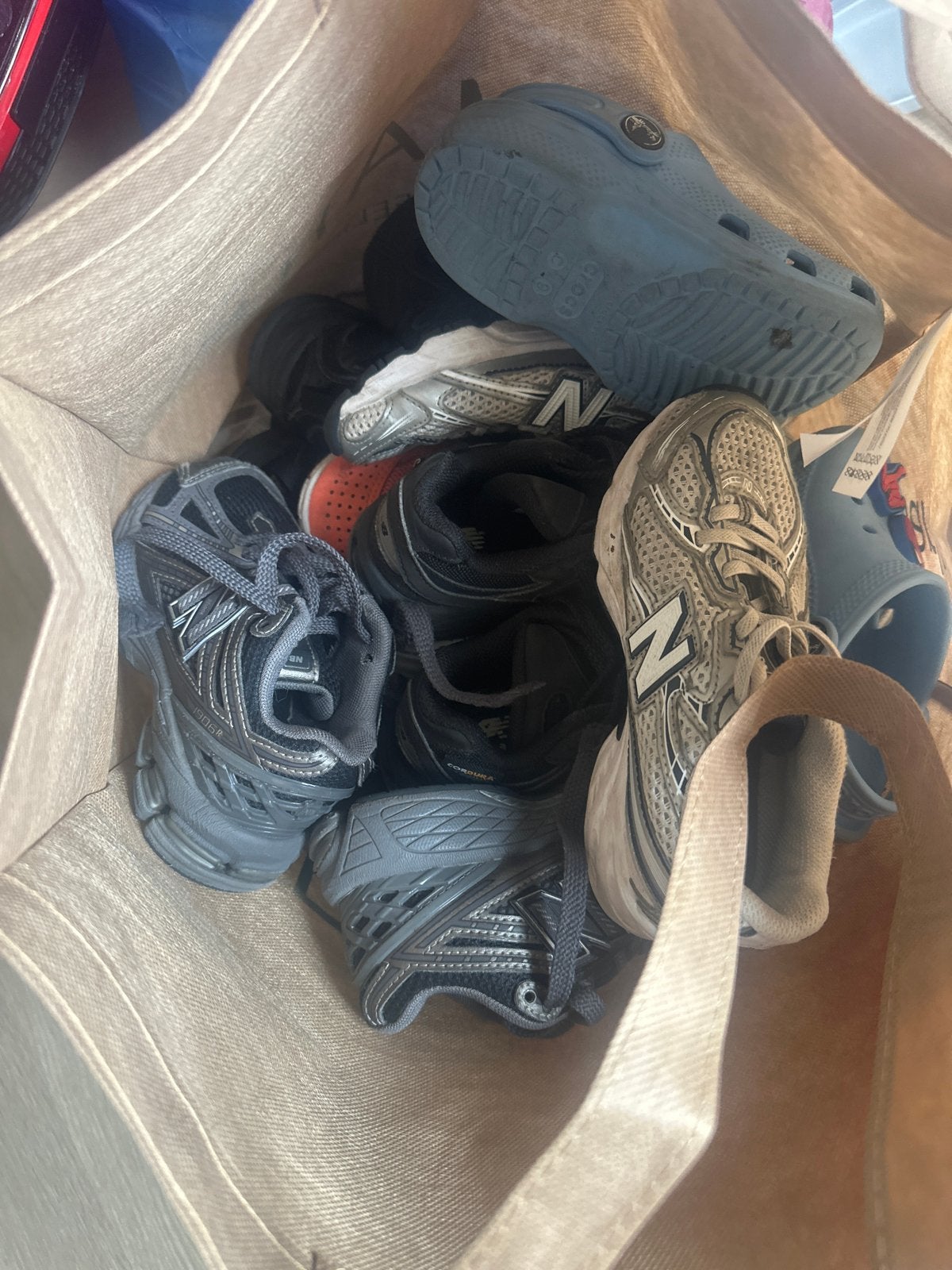Diverse schoenen: sneakers, Crocs en meer, Ophalen, Gedragen, Grijs, Sneakers of Gympen