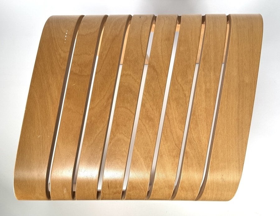 713. Houten kruk, model "Run", Ruud-Jan Kokke voor Ahrend, Ophalen, Hout