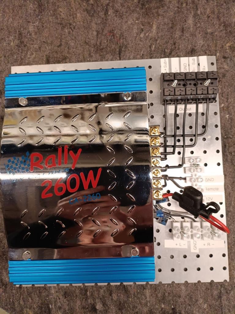 Rally 260W auto versterker 12V, Ophalen of Verzenden