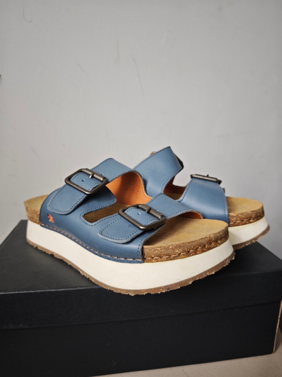 THE ART COMPANY blauw leren sandaal/ slipper zganmt 37, Kleding | Dames, Schoenen, Blauw, Zo goed als nieuw, THE ART COMPANY, Sandalen of Muiltjes