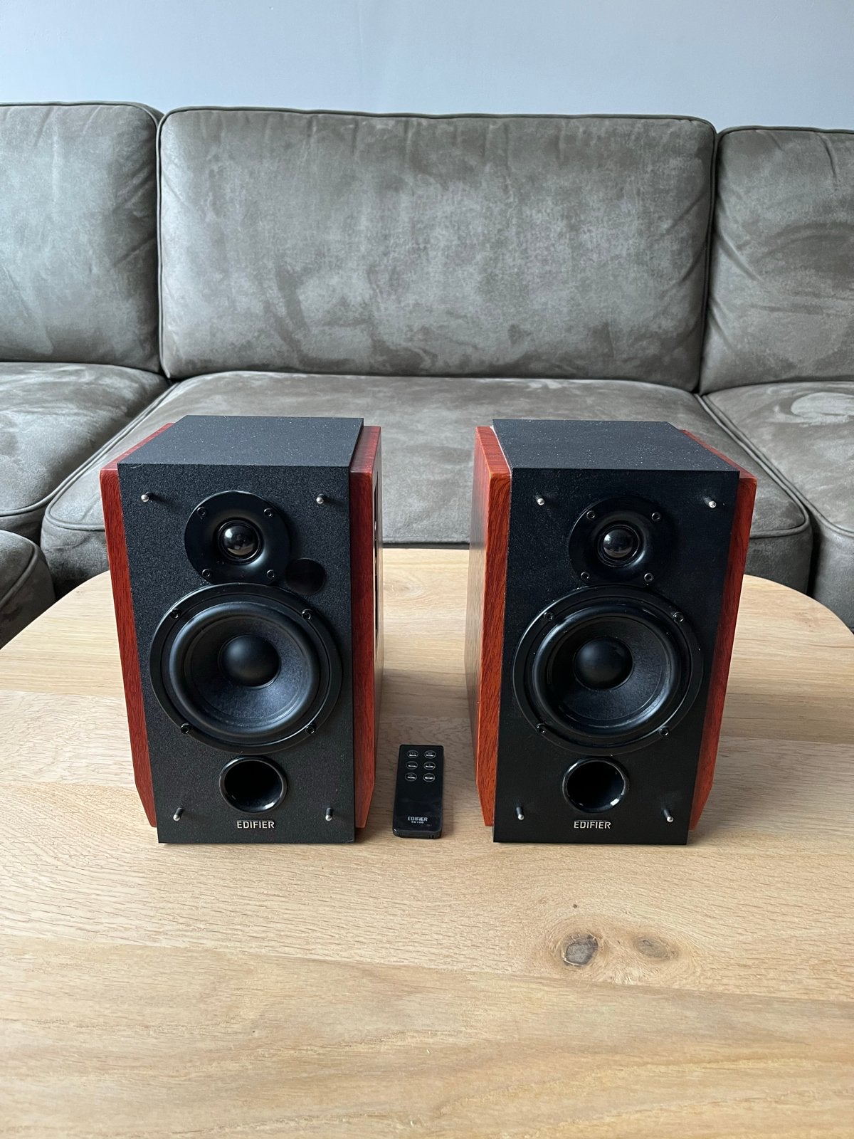 Edifier R1700BT Bluetooth Boekenplank Speakers, Zo goed als nieuw, Afstandsbediening, Minder dan 60 watt, Boekenplank luidspreker