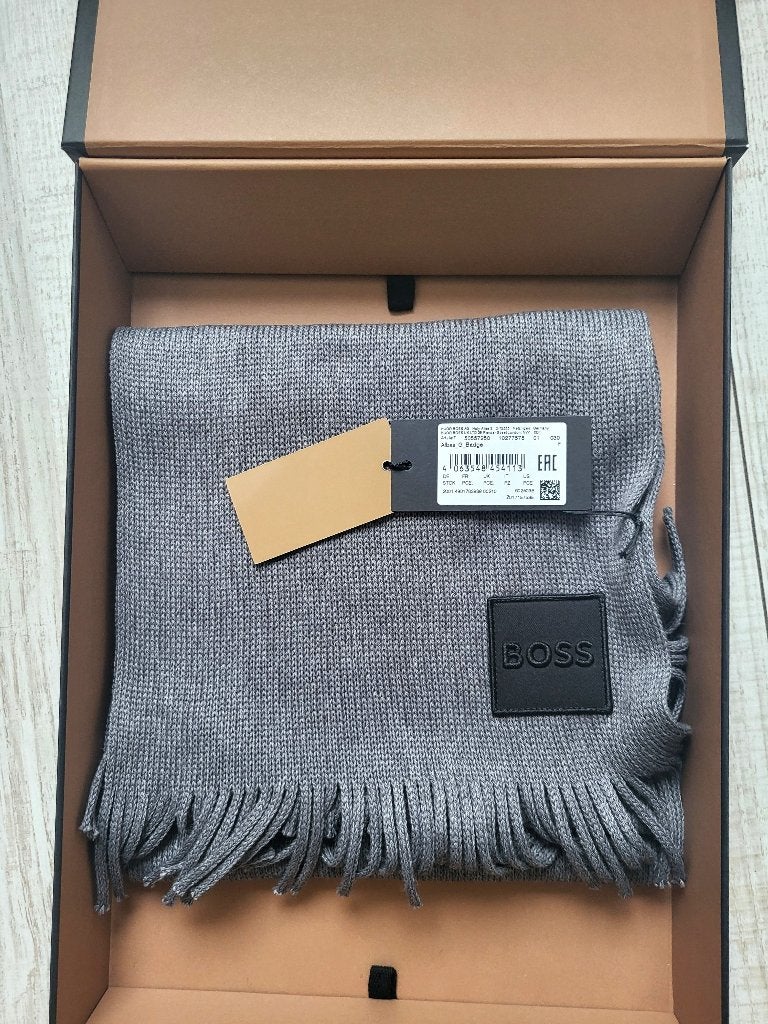 HUGO BOSS wollen sjaal: nieuw in verpakking., Kleding | Heren, Mutsen, Sjaals en Handschoenen, Nieuw, Overige maten, Ophalen of Verzenden